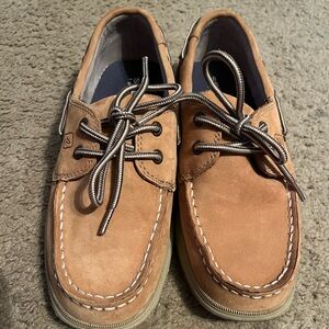 Boys sperrys size 3